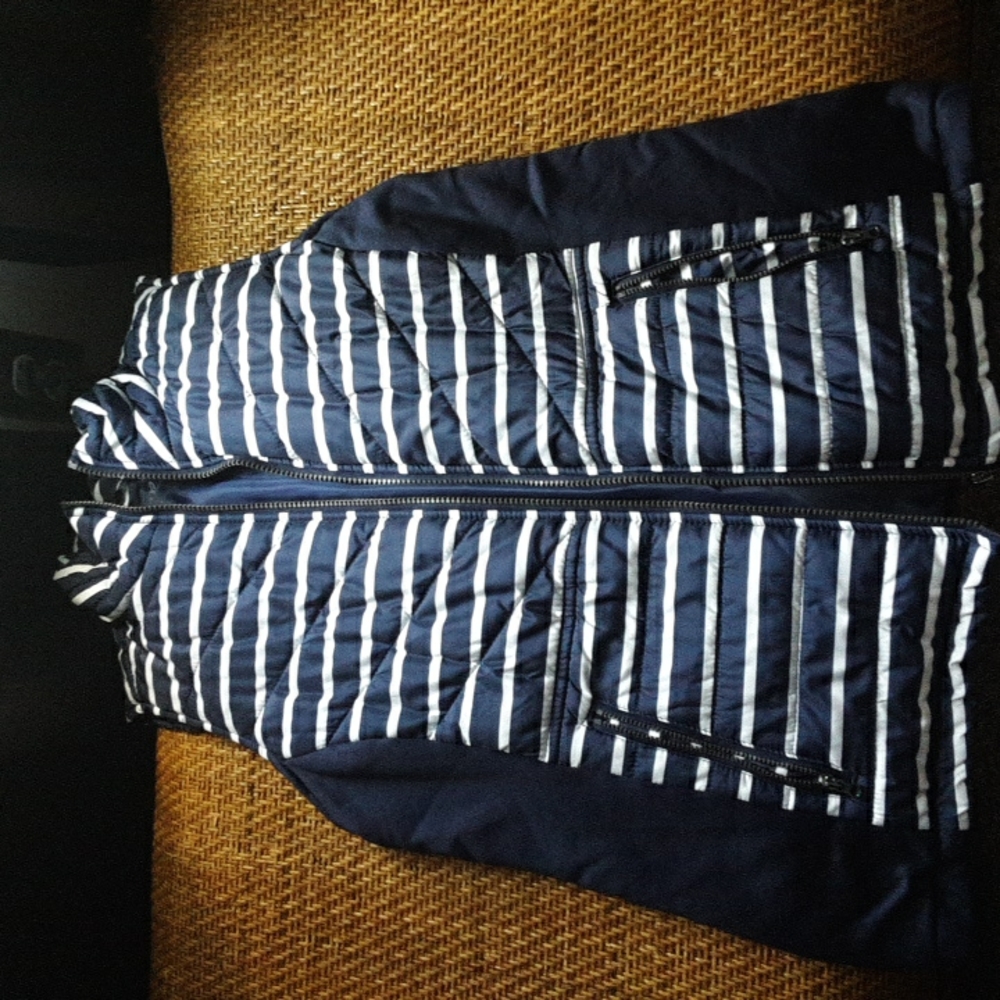 Size= medium brand=maurices color=blue and white